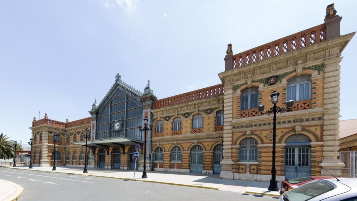 La Estación de tren de Almería, cerrada desde 2005.