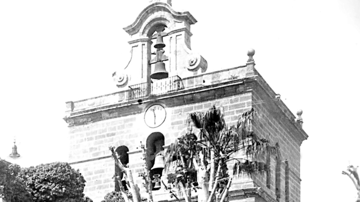 Una de las campanas de la Catedral marcaba las horas de noche cuando fallaba la de la torre de la Vela de la Alcazaba.
