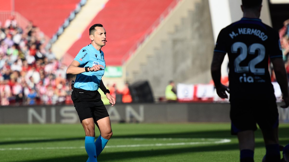 Sánchez Martínez en el Almería-Atlético de Madrid esta temporada.