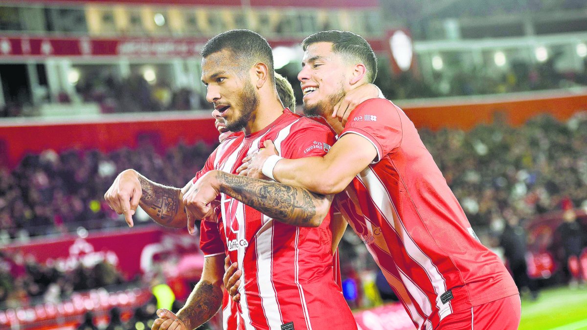 La victoria pasa por la inspiración de Robertone, Suárez y el equipo.