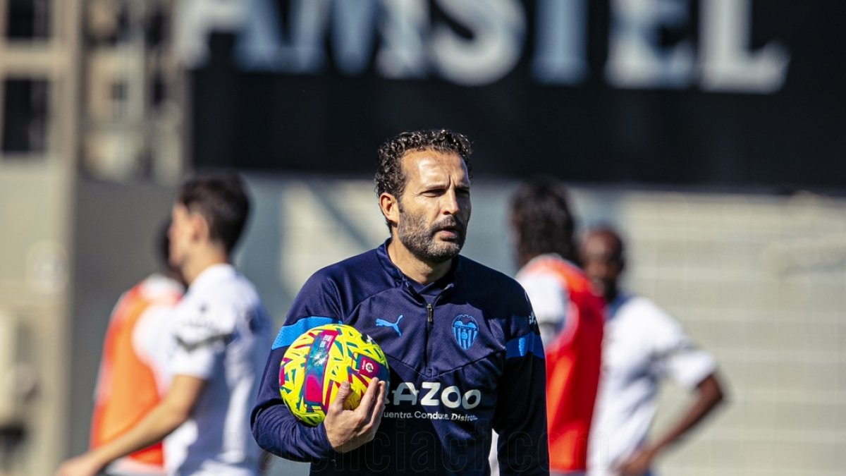 Rubén Baraja en el último entrenamiento previo al partido.