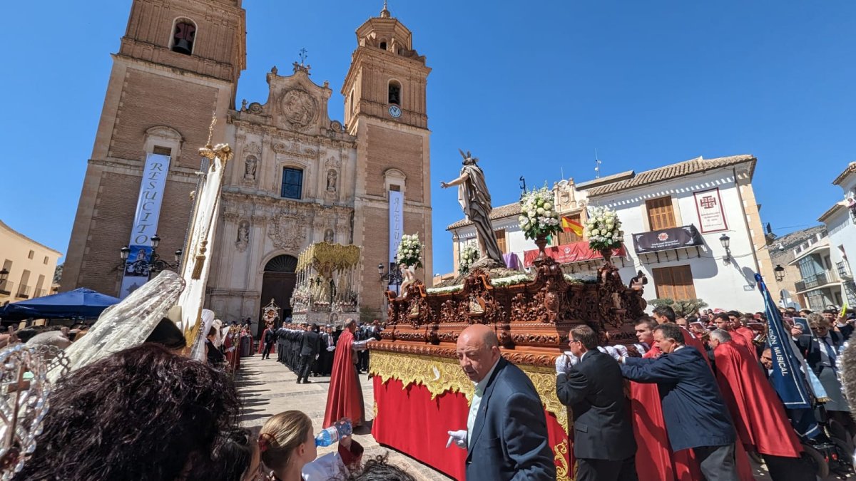 Reencuentro del Cristo del Perdón y los Afligidos con la Virgen de la Esperanza.