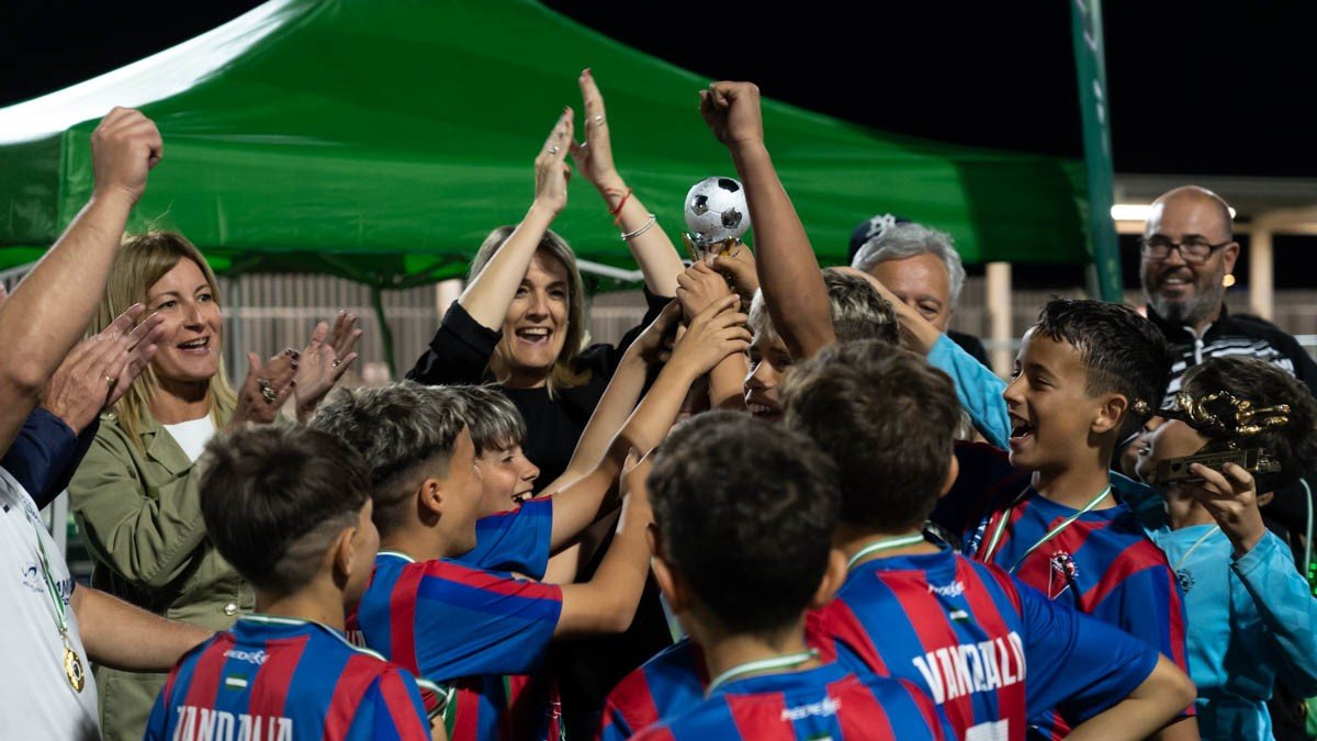 Los jugadores del Vandalia celebrando la victoria.
