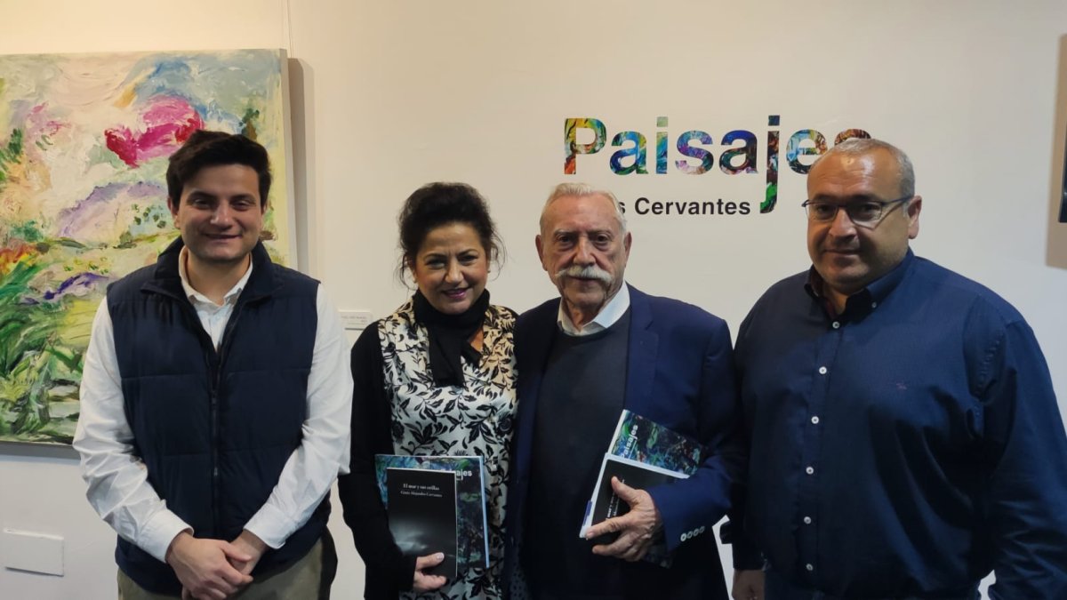 Las autoridades locales apoyan al pintor huercalense Ginés Cervantes.