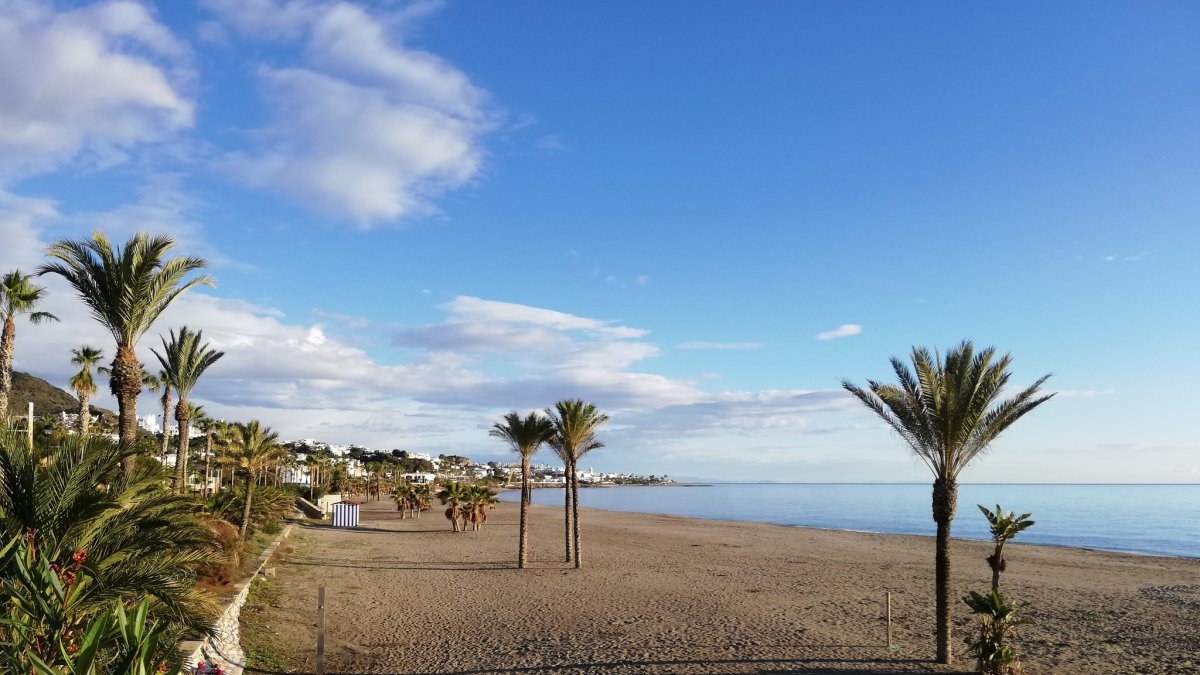Así han lucido las playas de Mojácar en la Semana Santa.