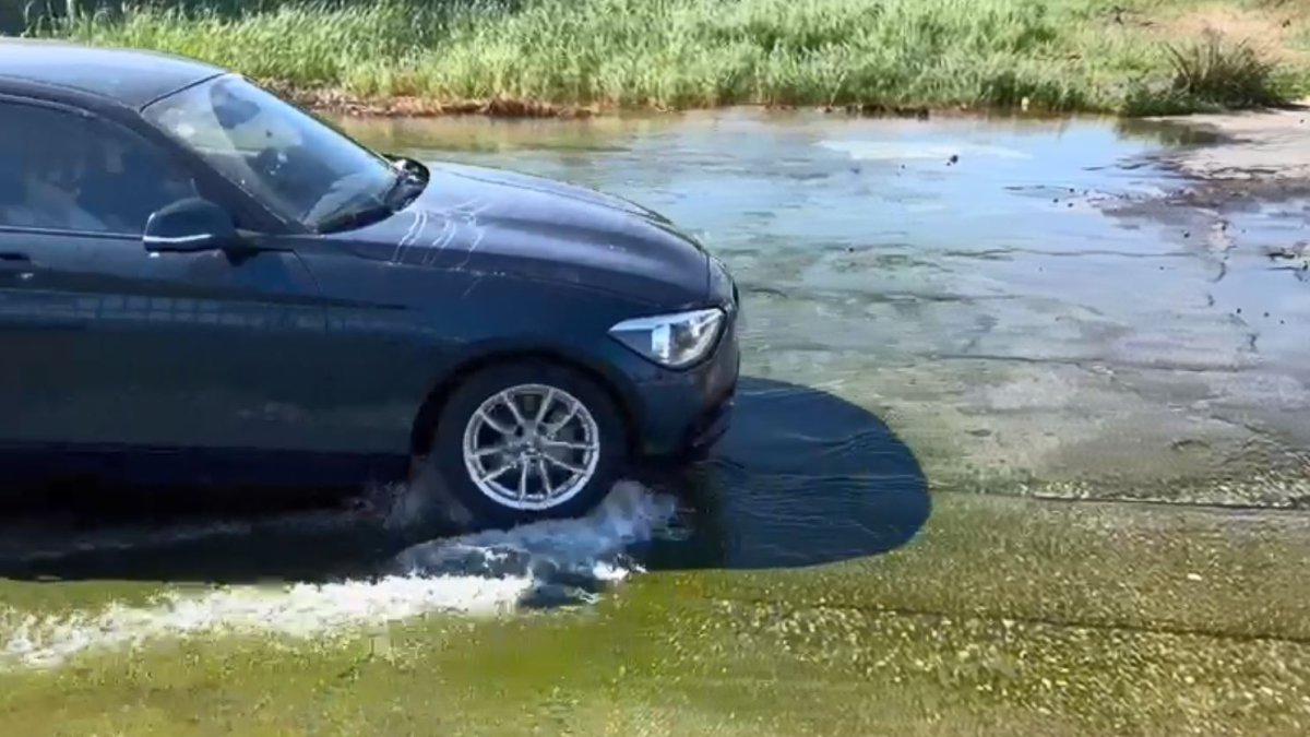 Charco formado en la zona de la rambla