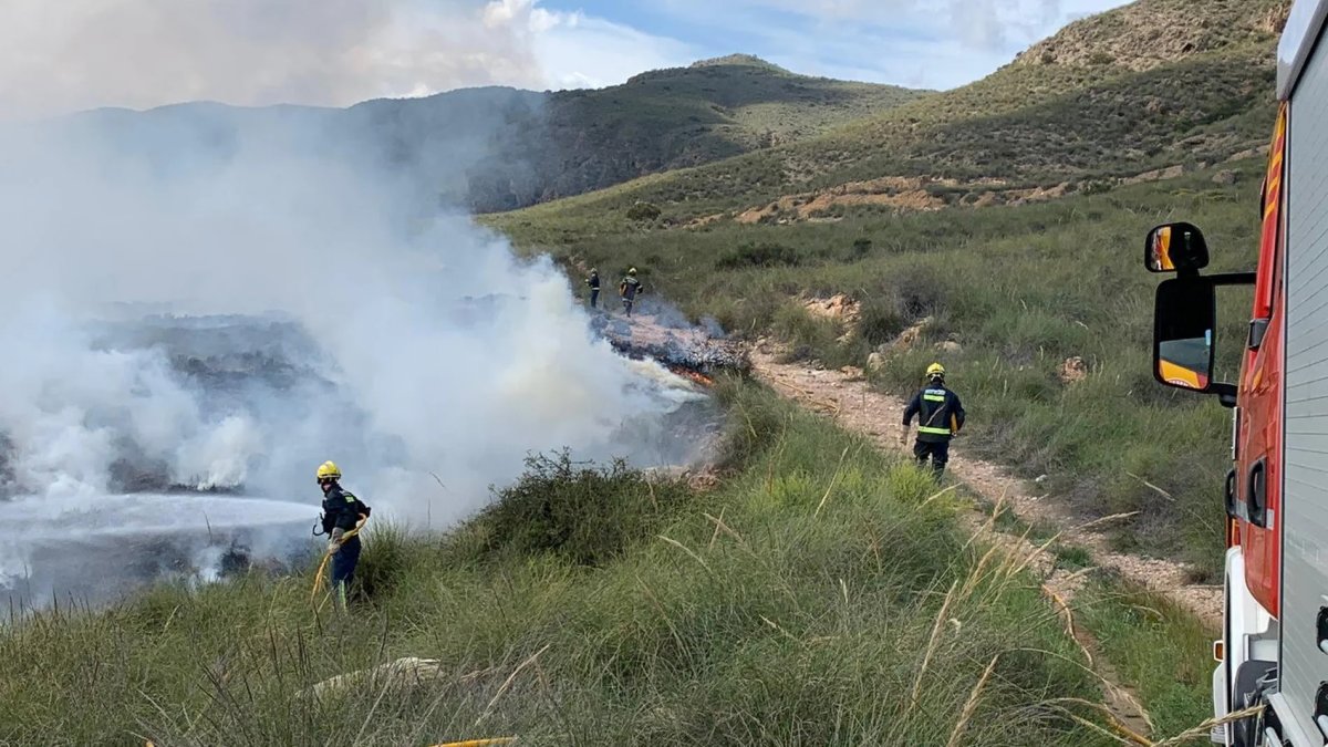 Actuación de Bomberos del Levante en una imagen de archivo.