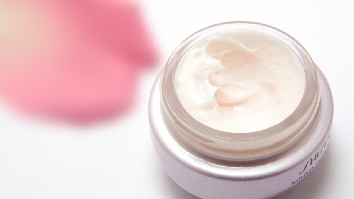 Crema hidratante y antiedad.