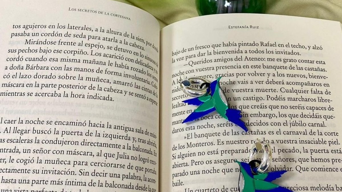 Los pendientes solidarios de Lausett y Estefanía Ruiz.