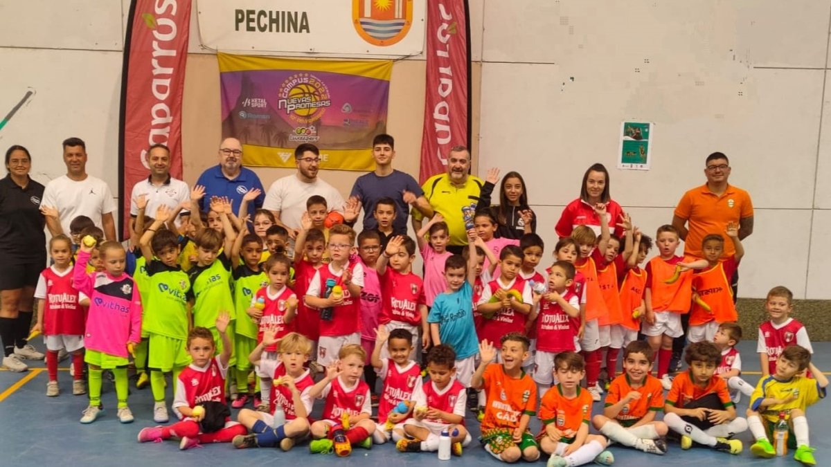 Los protagonistas de la concentración de Pechina.