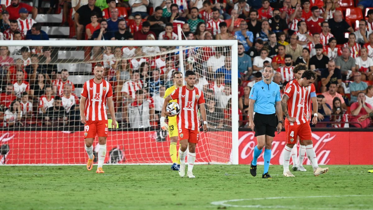 Almería-Osasuna, otro partido sin portería a cero.
