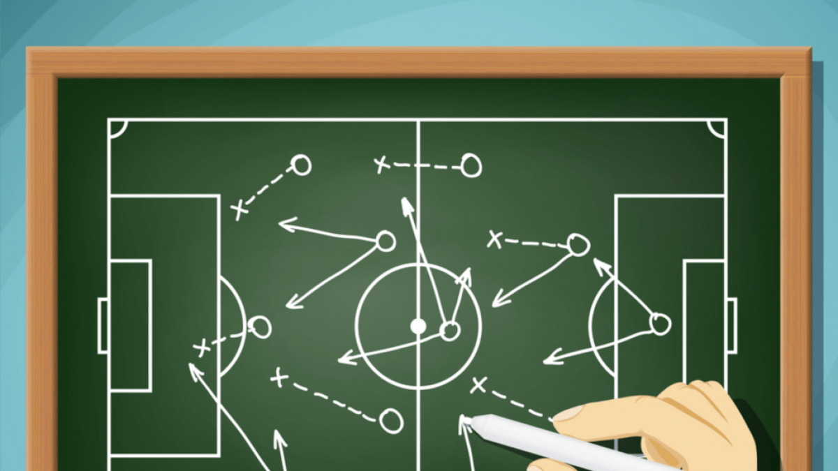 Los entrenadores saben mucho de pizarra.