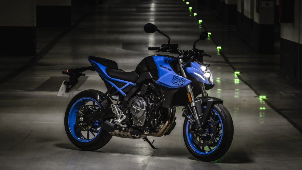 Espectacular naked de cilindrada media Suzuki GSX-8S