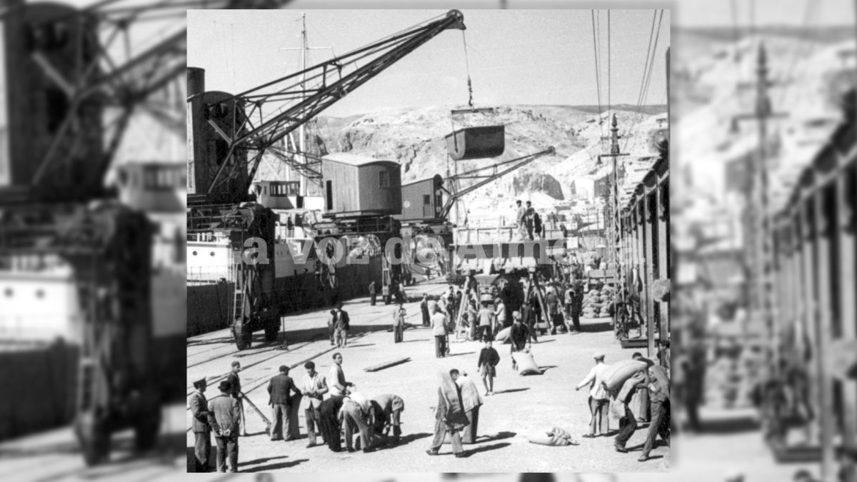 Los estibadores del puerto vivían de los barcos que entraban y salían con mercancías. Su temporada alta era el final del verano.