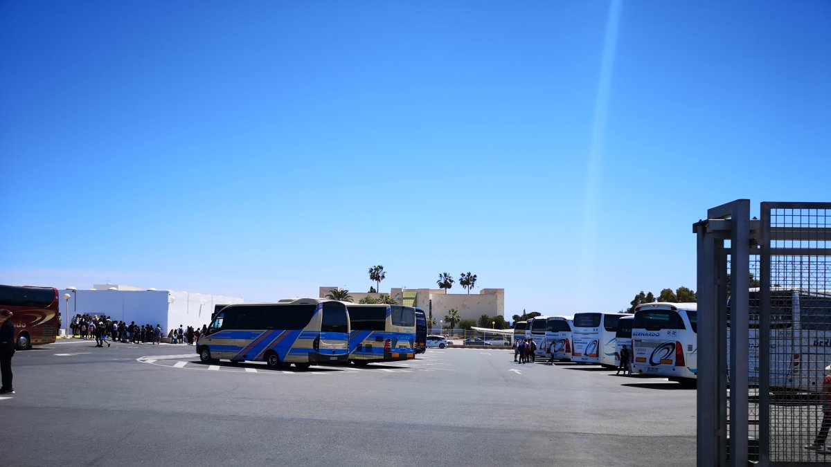 Puerta principal del IES Sol de Portocarrero, este jueves.