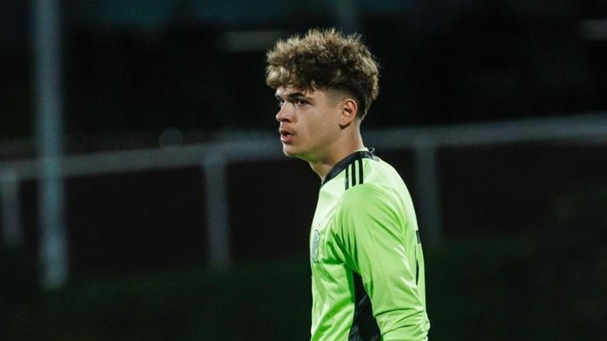 La Selección Española Sub-19 no lo pierde de vista.