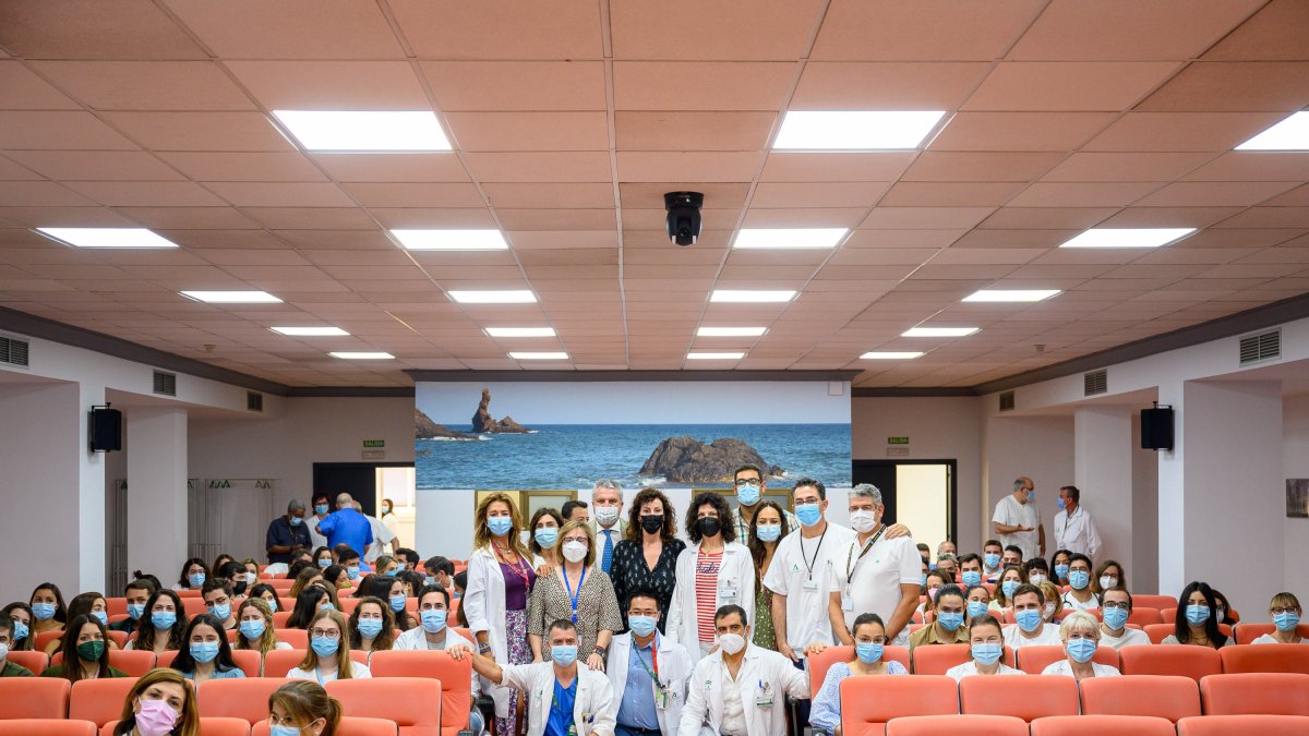 Acto de bienvenida a los residentes del año pasado en Torrecárdenas.