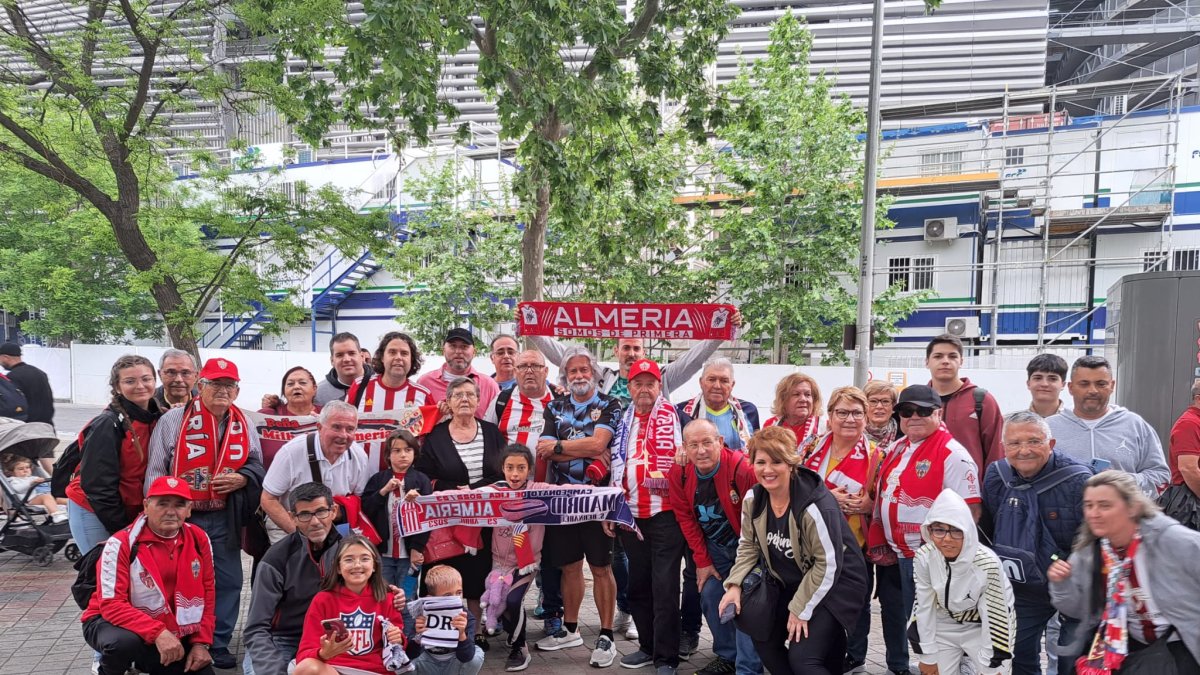 Miembros de la Federación de Peñas del Almería.