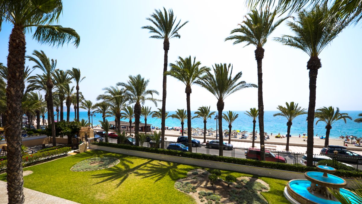 Playadulce Hotel regala al cliente una ubicación privilegiada en el litoral almeriense, un entorno que regala calma, luz y encanto a cualquier even