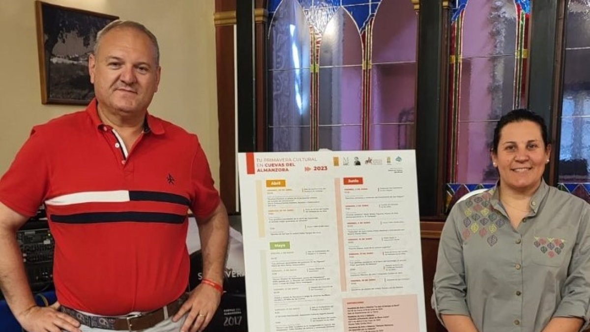 El alcalde, Antonio Fernández y la edil de Cultura, María Isabel Ponce han presentado la programación.
