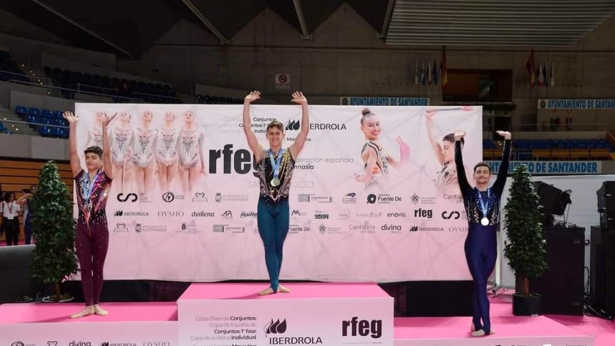 Iván Fernández se aferra al podio de España.