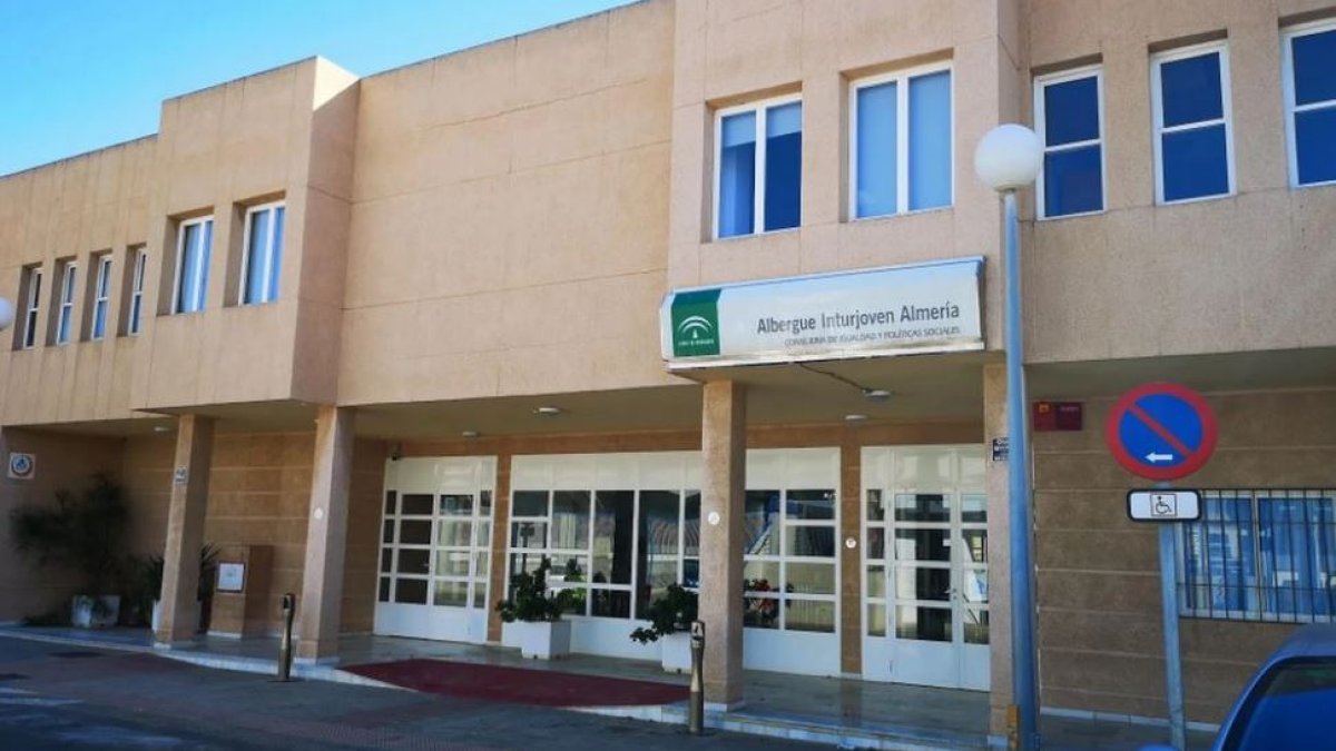 Fachada del Albergue Juvenil