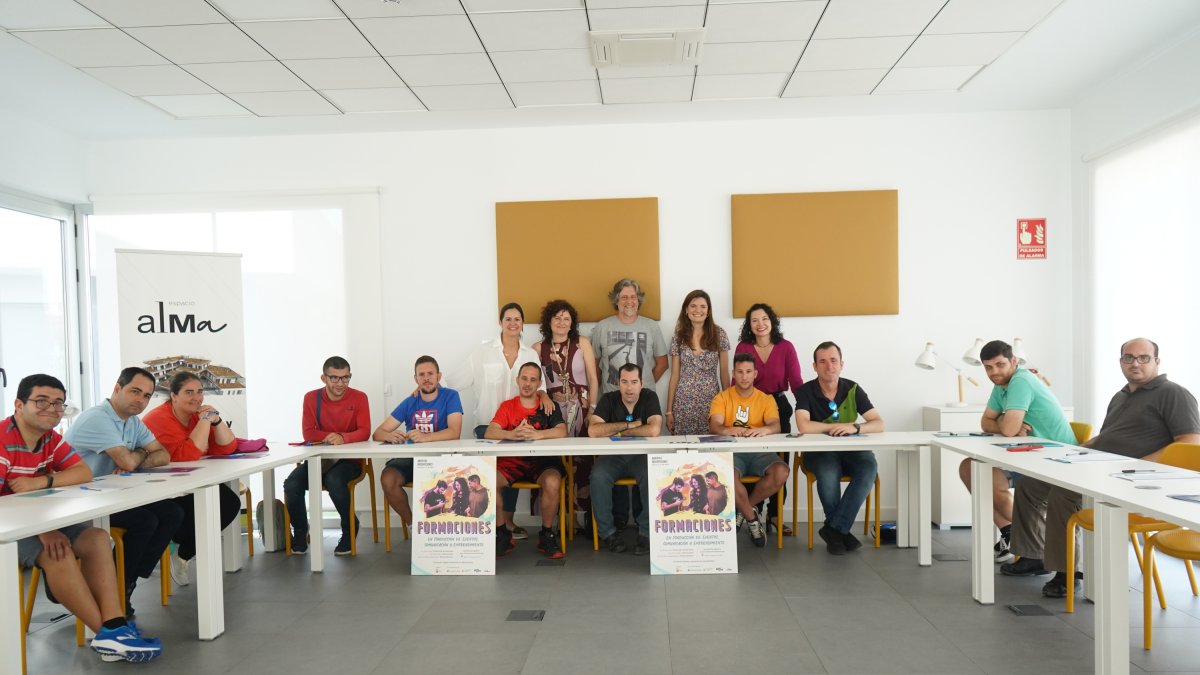 Presentación del curso en el edificio Alma