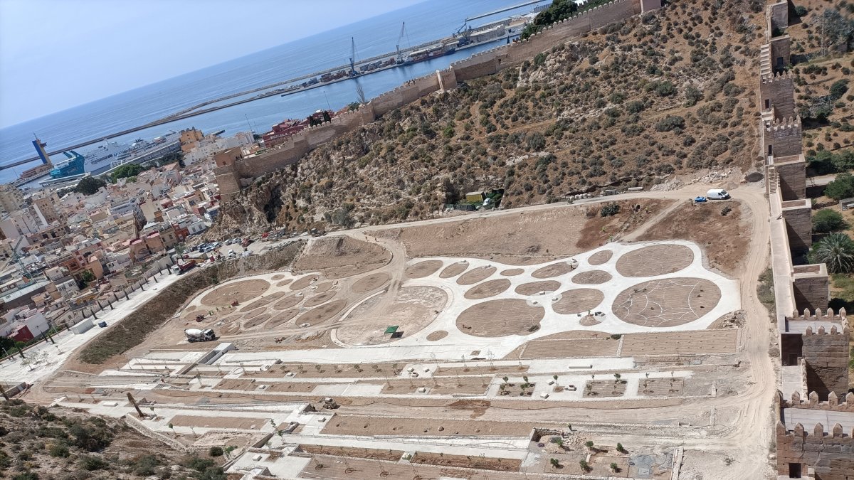 Vista aérea de los futuros Jardines Mediterráneos de La Hoya que se encuentran en fase de ejecución.