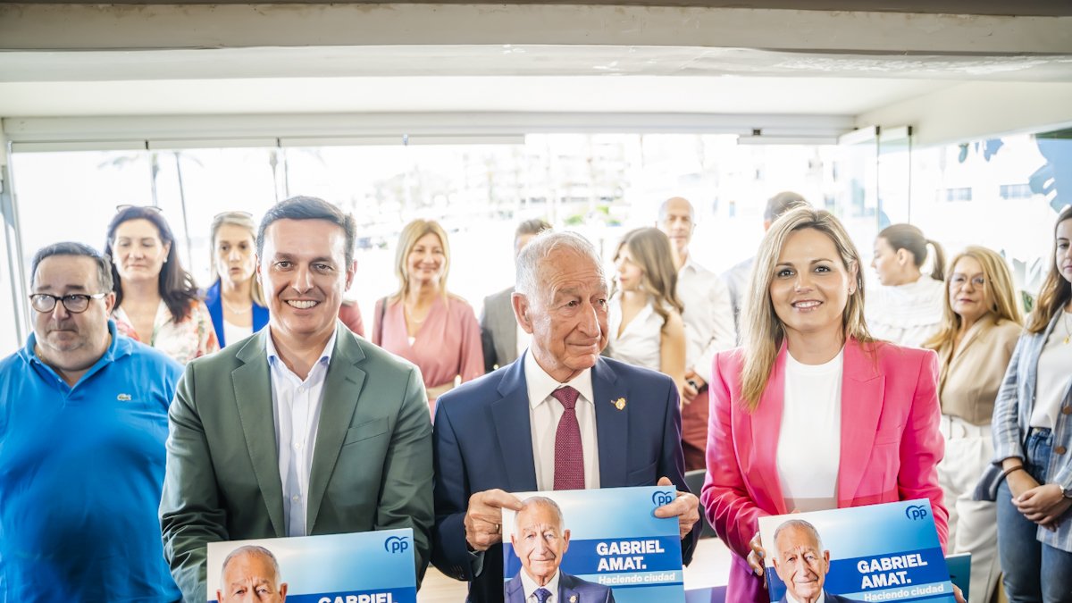 Foto tras la presentación del programa del PP de Roquetas de Mar.