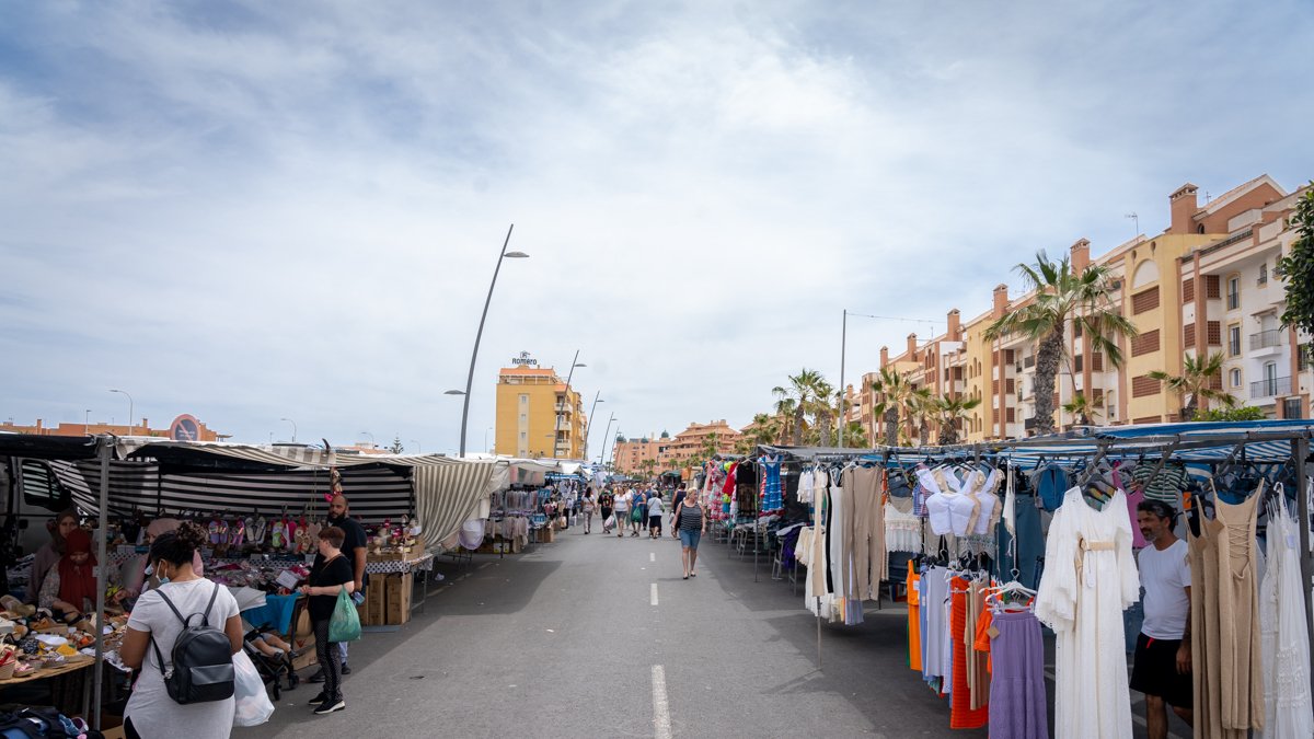 Mercadillo de los jueves en Roquetas de Mar.