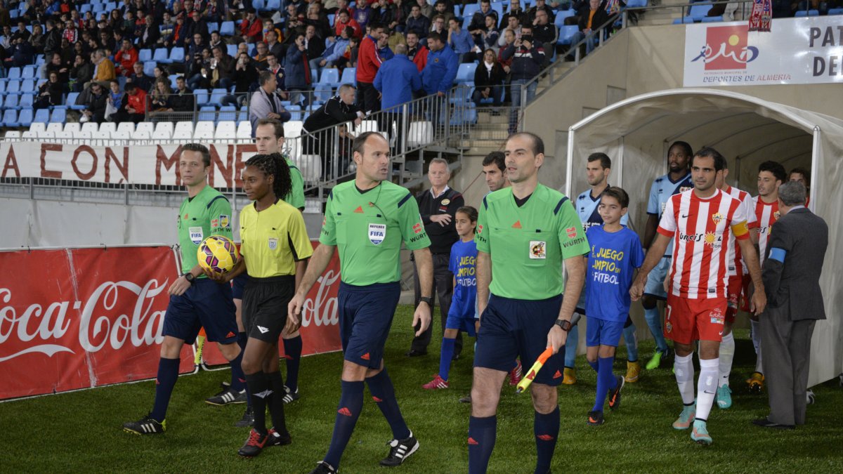Mateu Lahoz en su última visita al Mediterráneo en la temporada 2014-2015.
