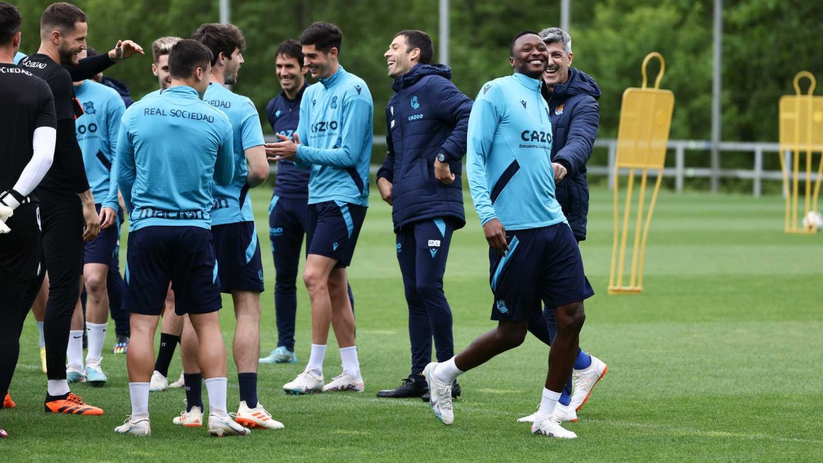 Sadiq ha vuelto al grupo de la Real Sociedad después de muchos meses trabajando al margen.