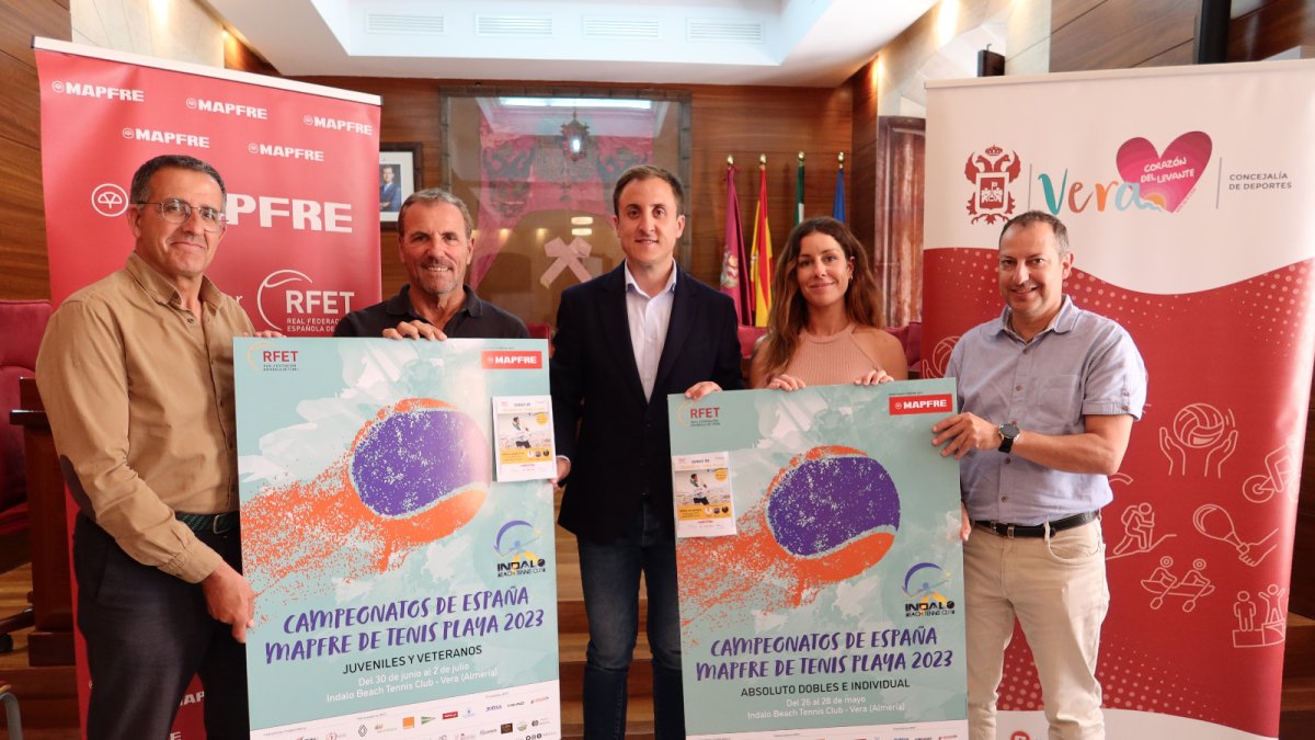 Presentación del Campeonato de España de Tenis Playa en Vera.