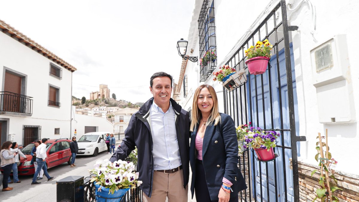 Javier A. García presidente de Diputación en una visita a Vélez-Blanco.