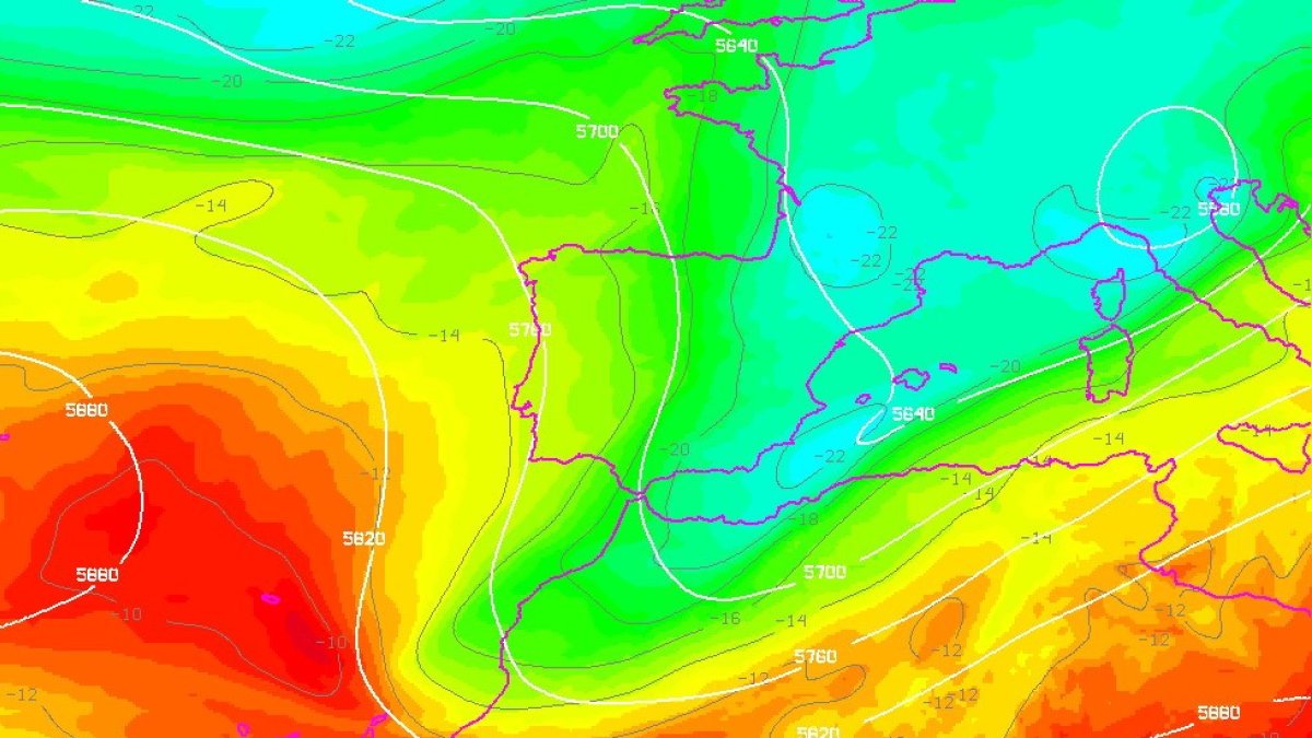 En la imagen se aprecia el \'descuelgue\' de la vaguada fría desde el continente europeo