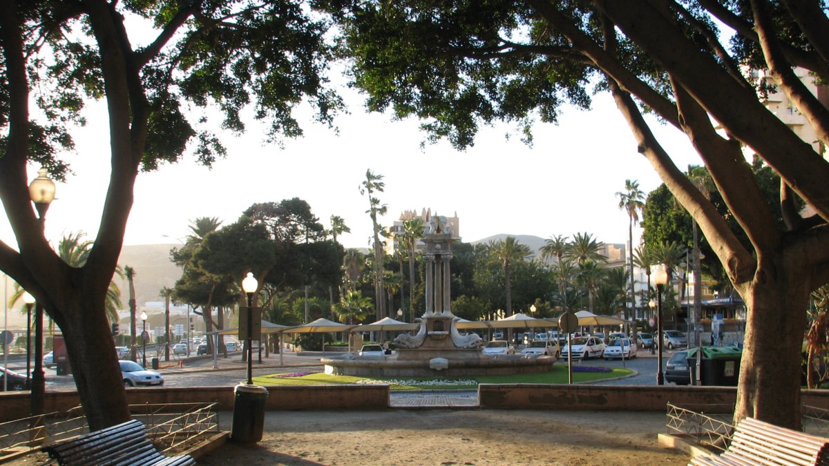 El Parque Nicolás Salmerón y la fuente de los peces.