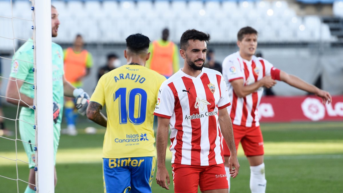 Manu Morlanes en su etapa como jugador del Almería en la temporada 2020-2021.