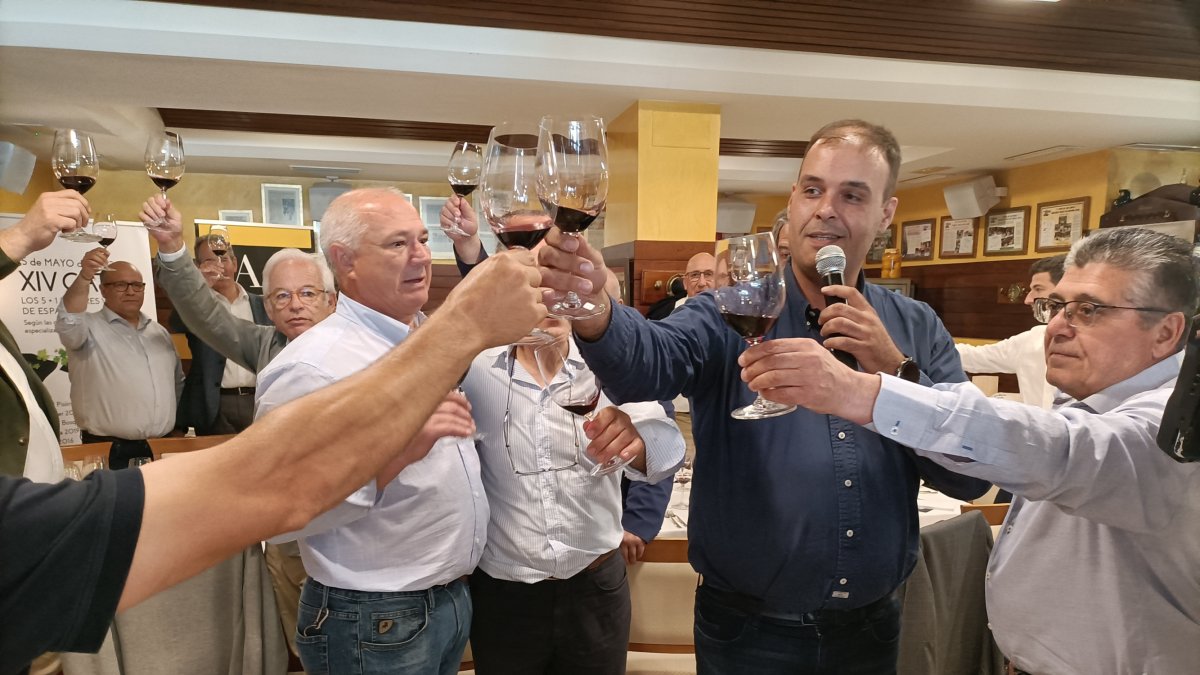 Un brindis por Antonio Rueda, uno de los padres de la cata ciega de Garrucha