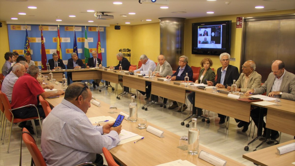 La Confederación del Segura, que gestiona el trasvase Tajo-Segura, advierte de una situación límite este verano.