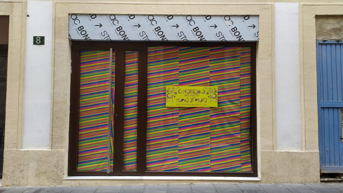 Chambao prepara su reapertura en la calle de las Tiendas.