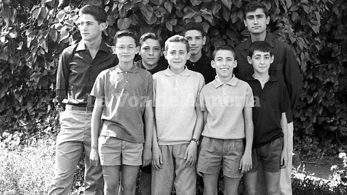 Alumnos del colegio de la Salle en 1962. Solo uno llevaba un reloj de pulsera en la muñeca.