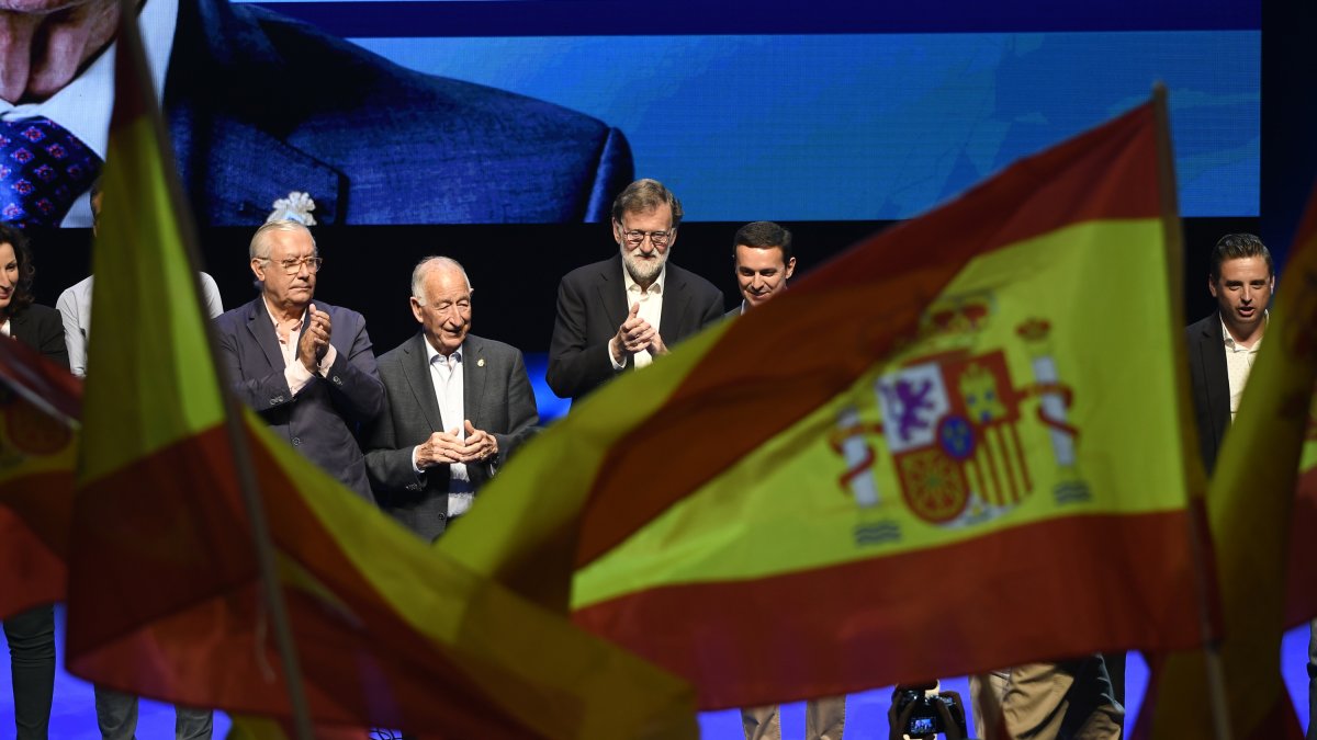 Fin del acto en el Auditorio de Roquetas.