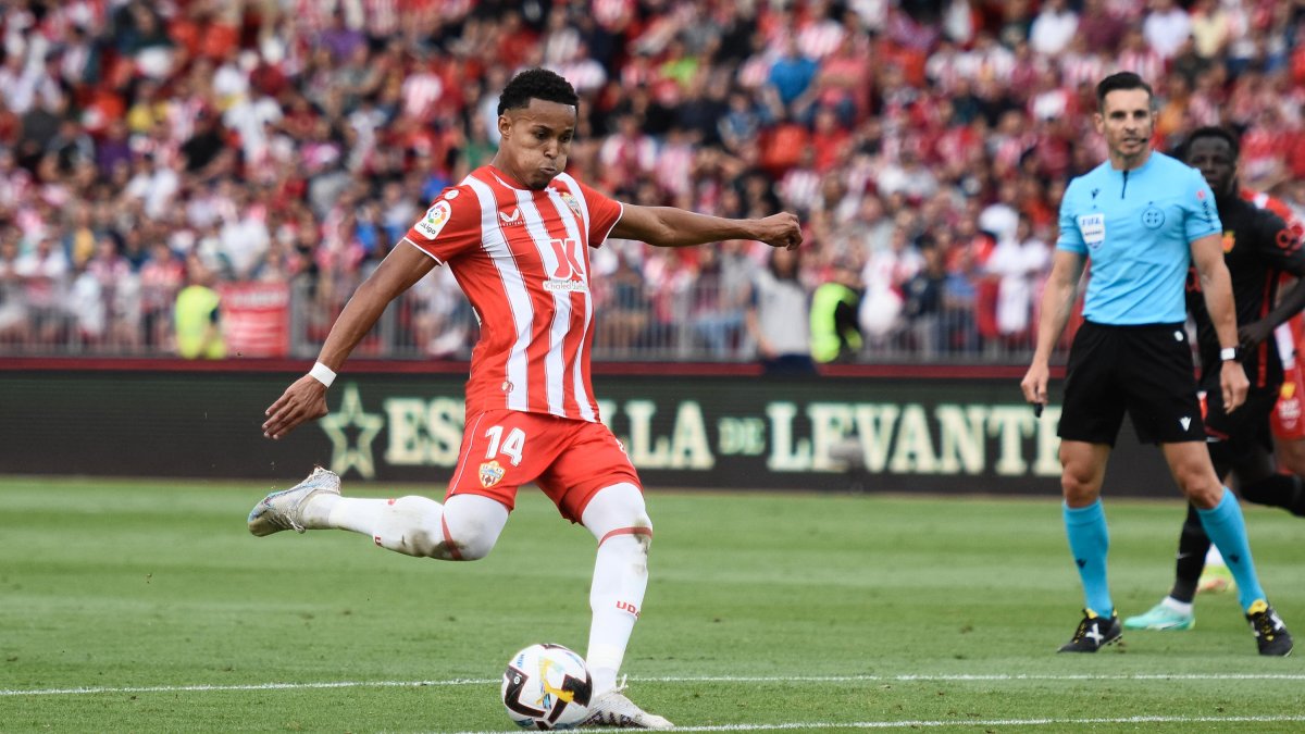 Lázaro tiene 21 años y un futuro fantástico.