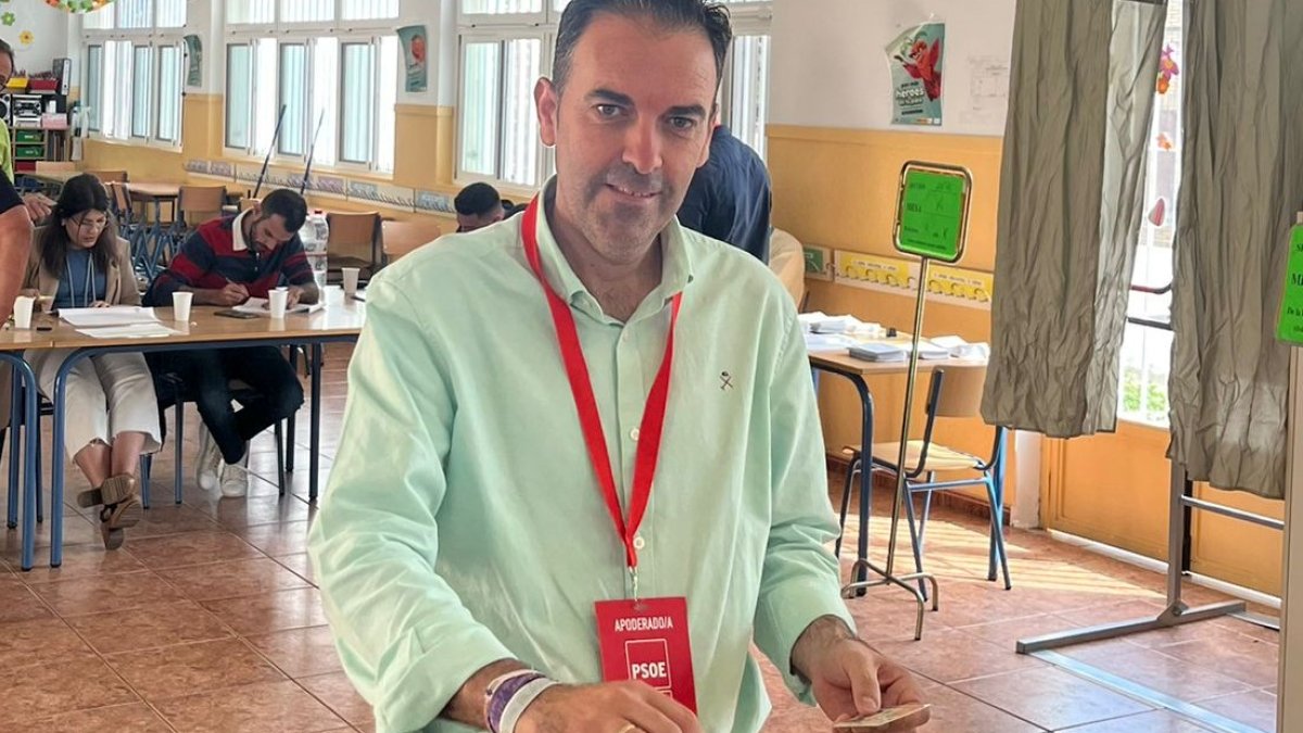 Archivo de Pedro Ridao acudiendo a las urnas este domingo 28 de mayo.