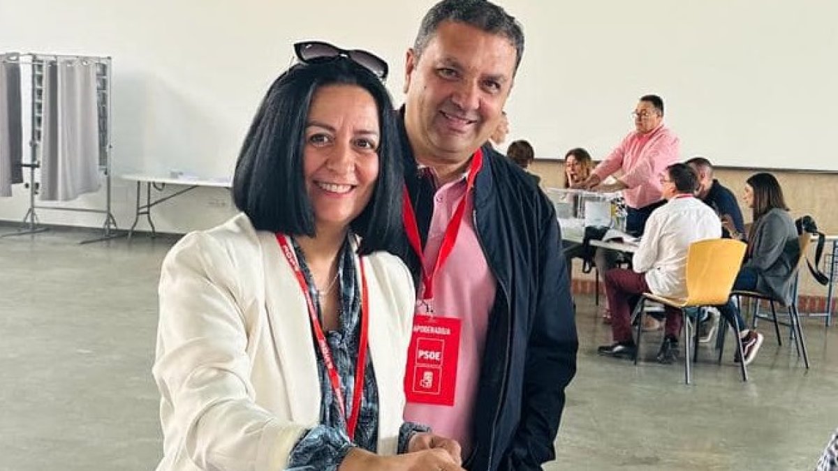 La alcaldesa durante las votaciones del 29 de mayo.