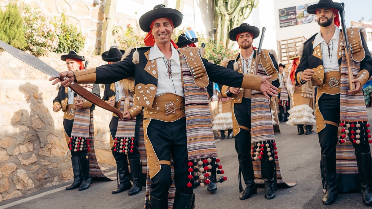 Momentos del desfile de Moros y Cristianos de Mojácar 2022.