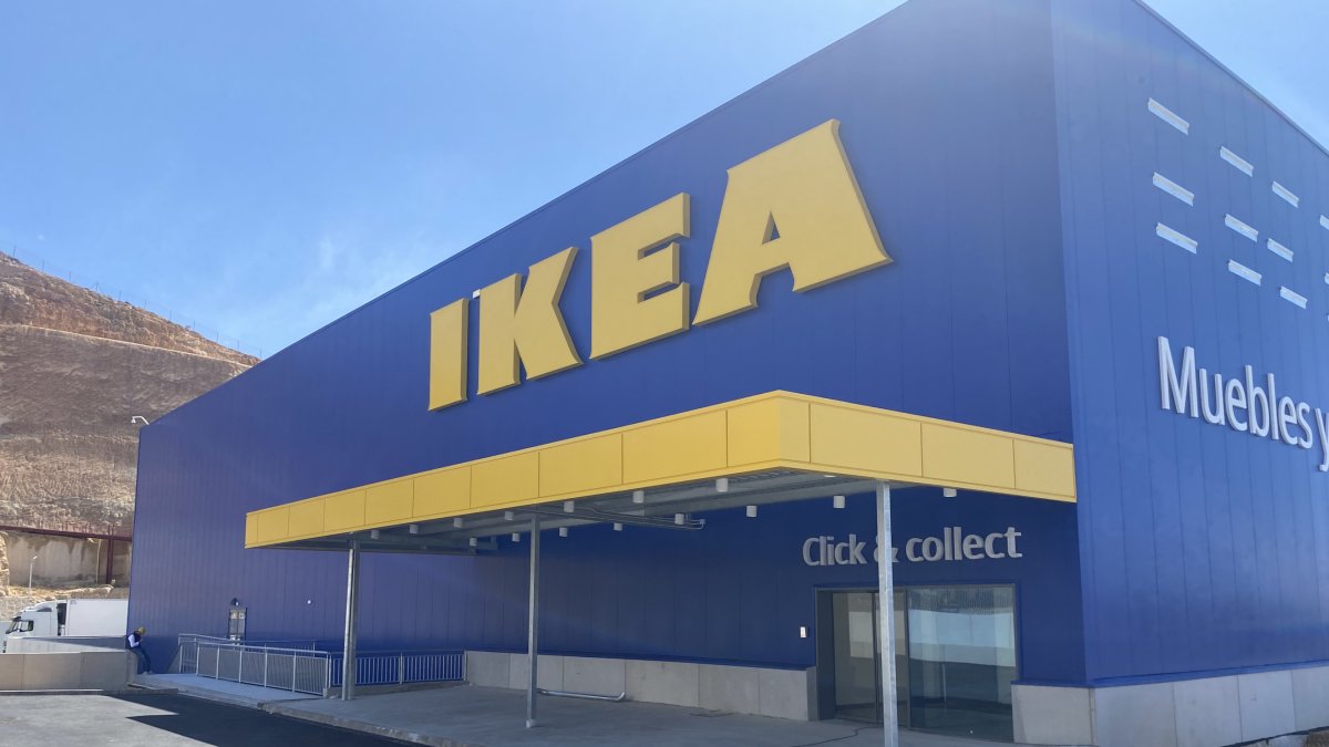 Instalaciones del establecimiento Ikea en la Rambla de Almería