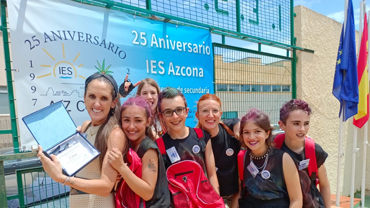 Alumnos participantes junto a su profesora de inglés Conchi Sánchez.