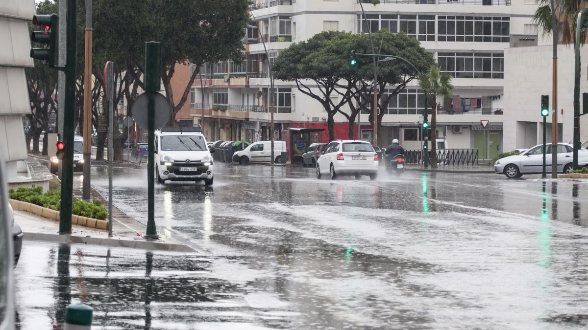Un día de lluvia en la capital, en una imagen de archivo.