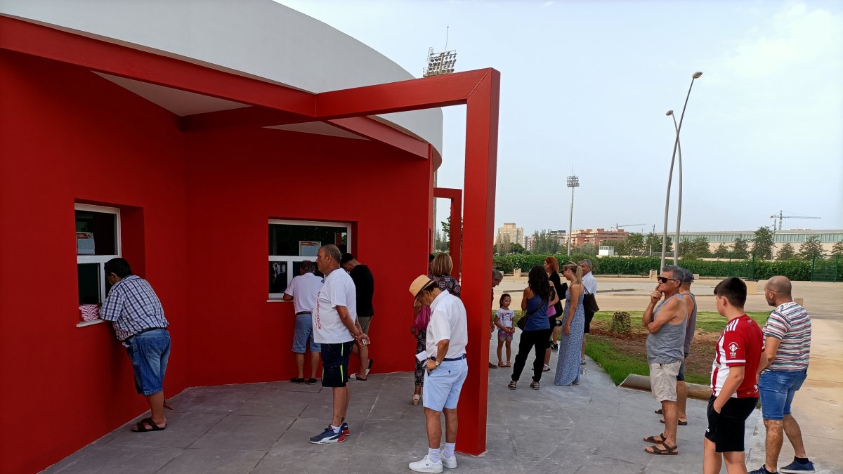 Abonarse al Almería ya es un privilegio.